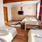 Panzió Pod Tatrami Widok Na Tatry, Sauna, Parking, Blisko Term Bukovina